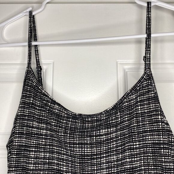 Loft Black and White Textured Pattern Crew Neck Tank Size Medium - Picture 2 of 7